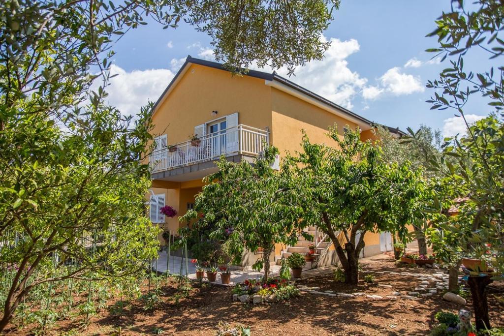 Apartment Varezic ستون المظهر الخارجي الصورة